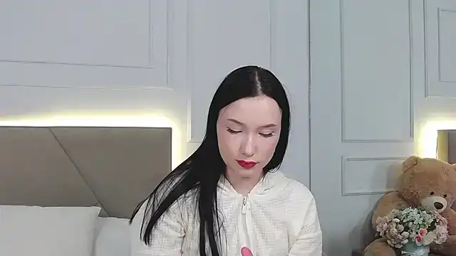 LeilaLow