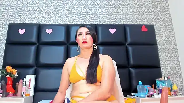 mature_dollyy